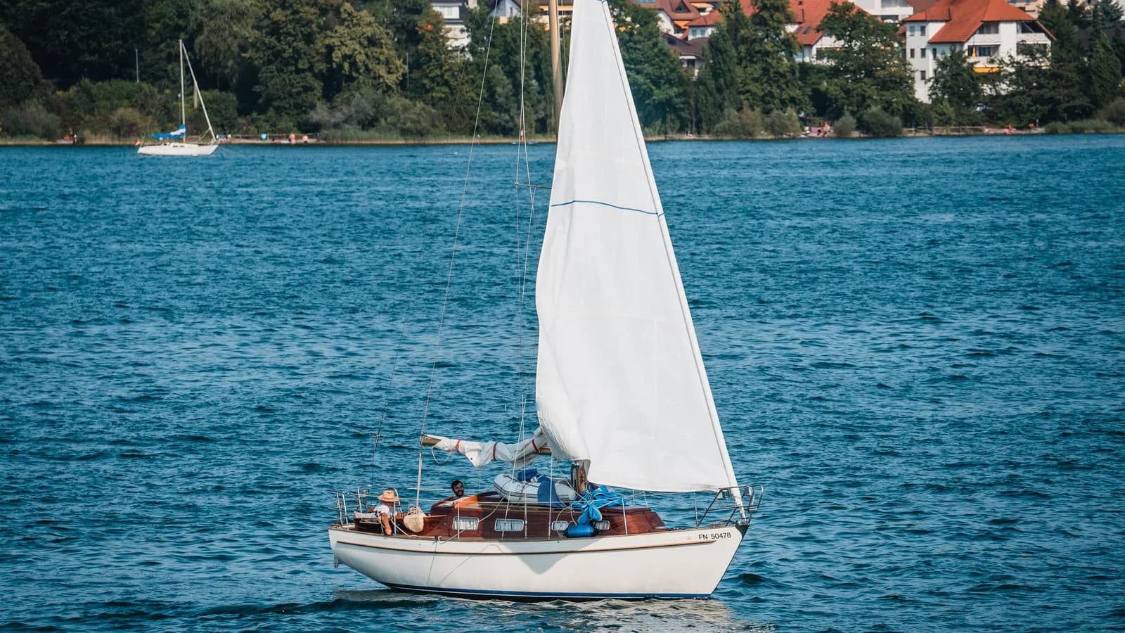 Pierwszy czarter jachtu — 10 rzeczy, które musisz wiedzieć