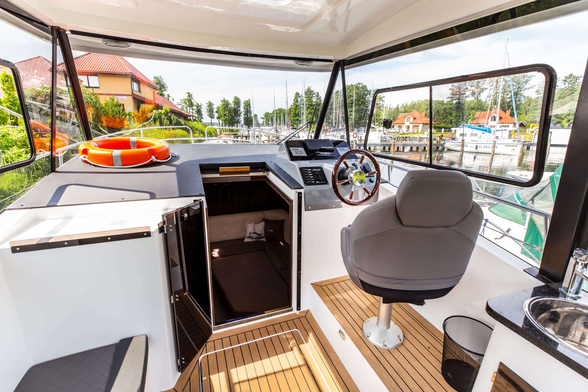 Stillo 30 Mazury kokpit _2_