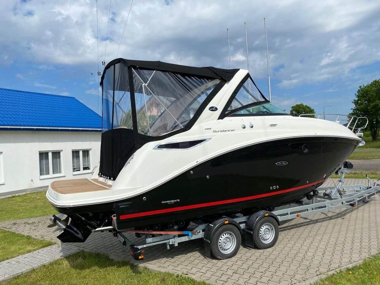 Sea Ray 265 Sundancer 2021 Sailing