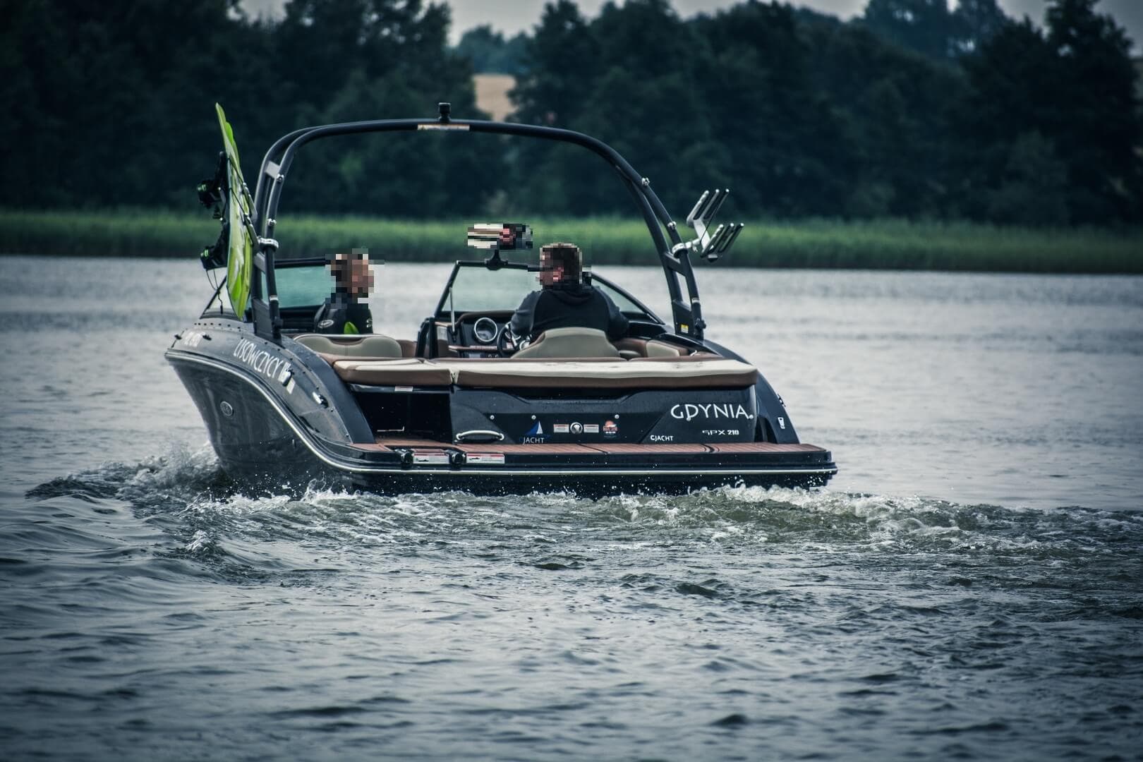 Sea Ray 210 — zdjęcie 13