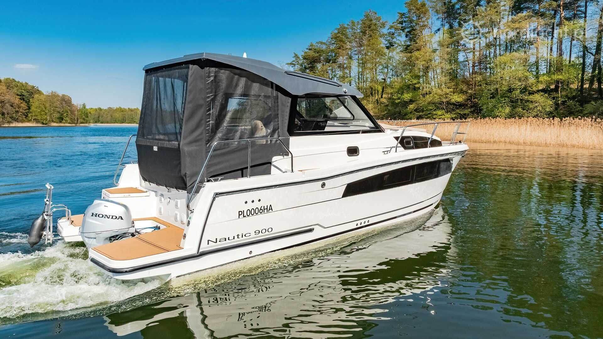 Nautic 900 — zdjęcie 1
