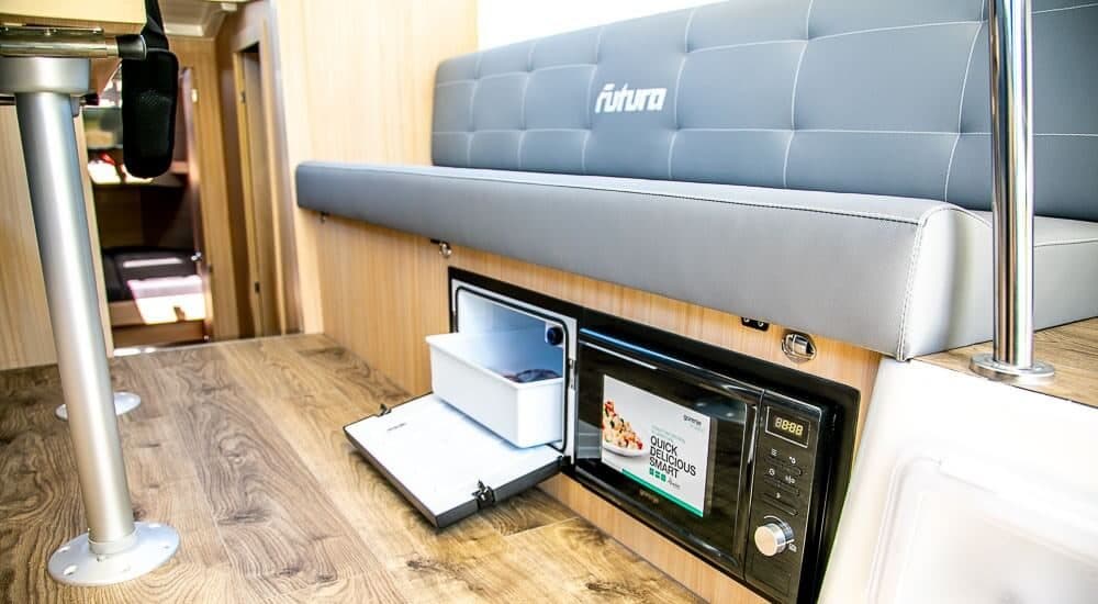 Futura40-141593591614