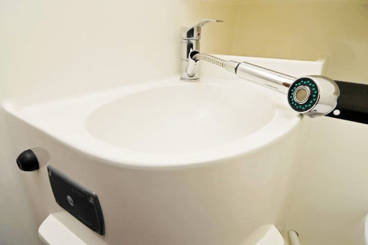 toaleta-na-jachcie-2_cleanup