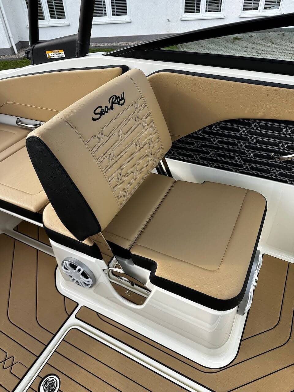 Sea Ray 210 — zdjęcie 8