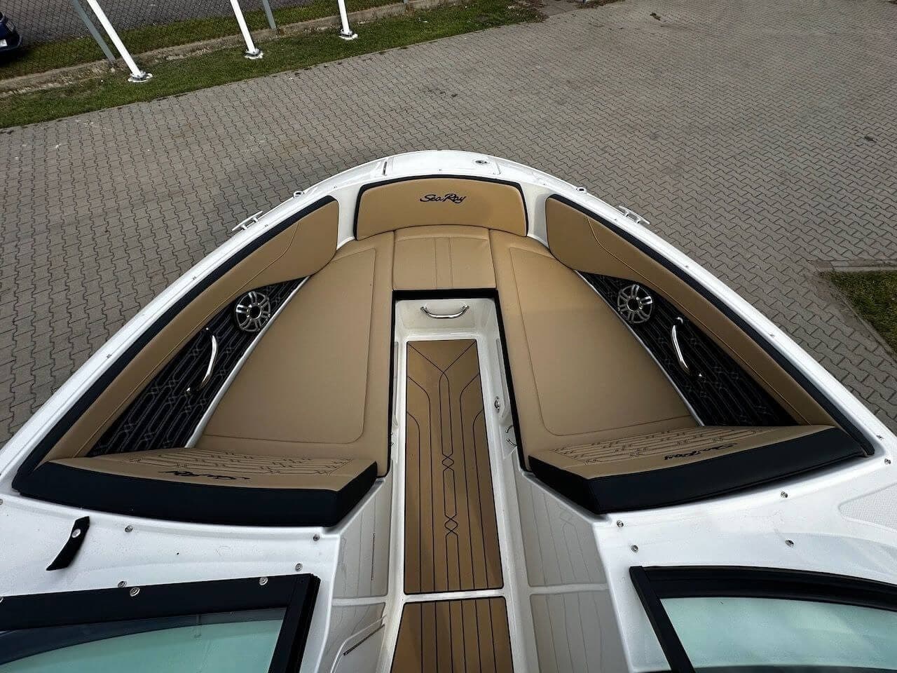 Sea Ray 210 — zdjęcie 9