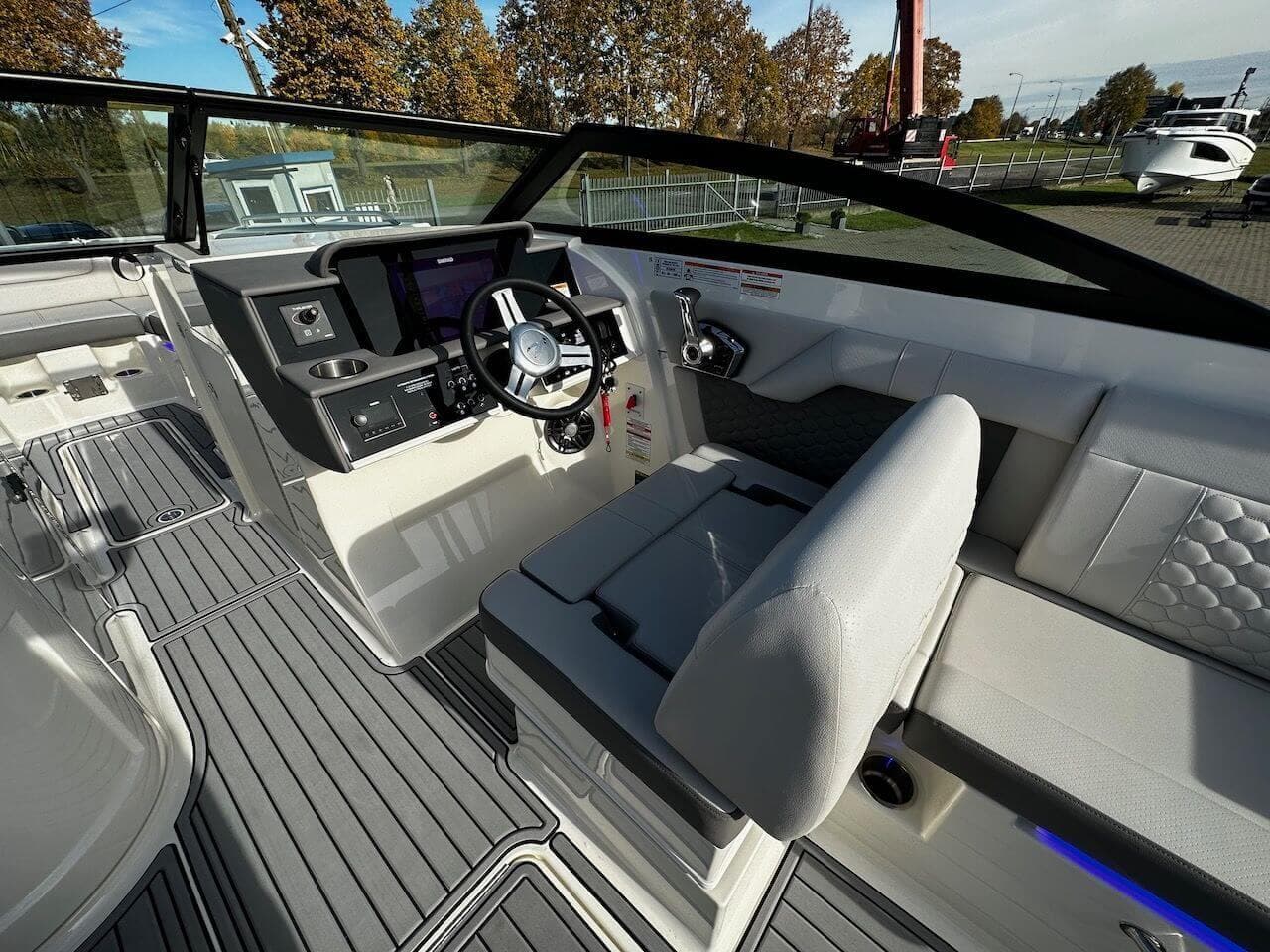 Sea Ray 290 SDX — zdjęcie 6