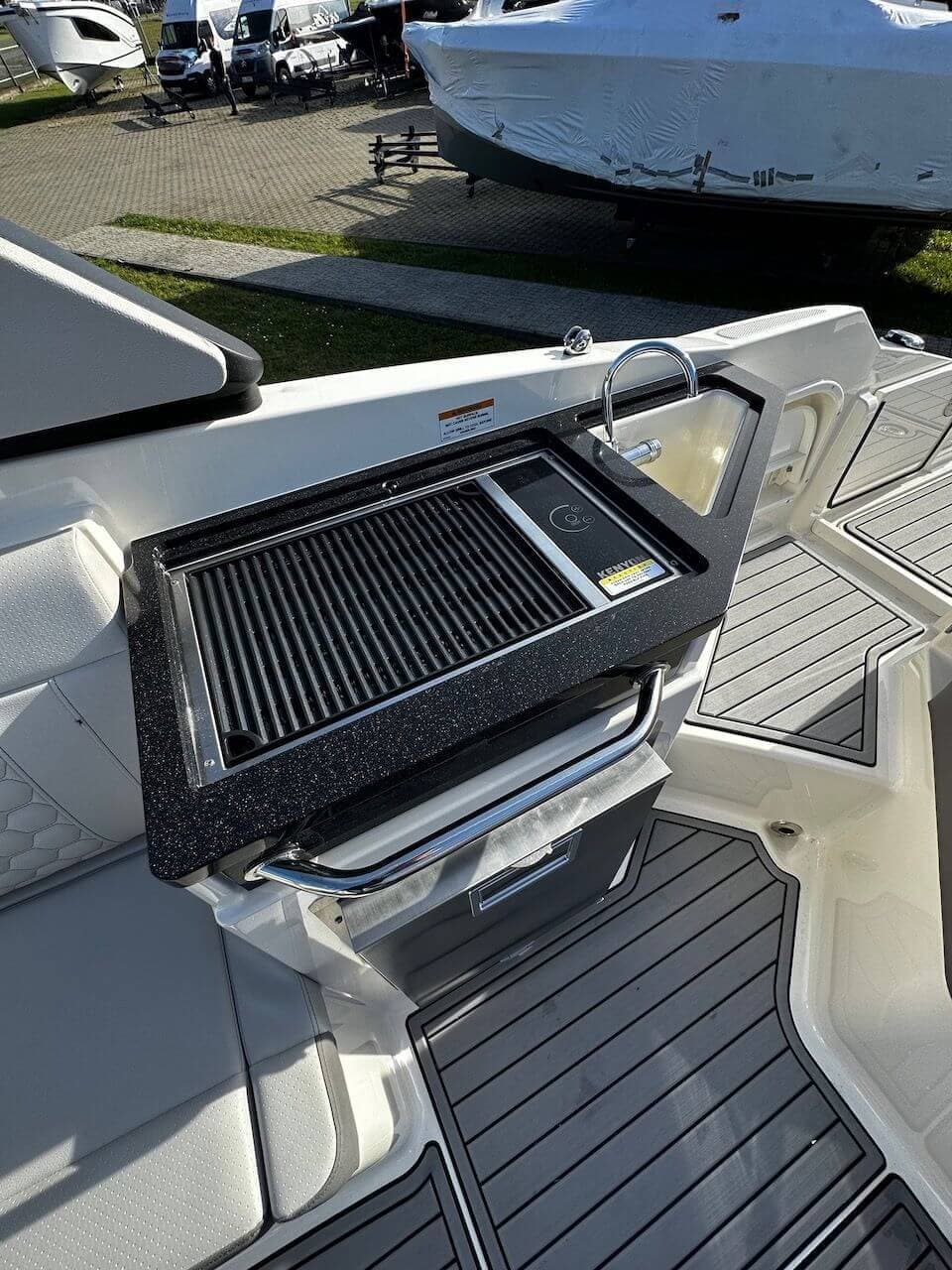Sea Ray 290 SDX — zdjęcie 16