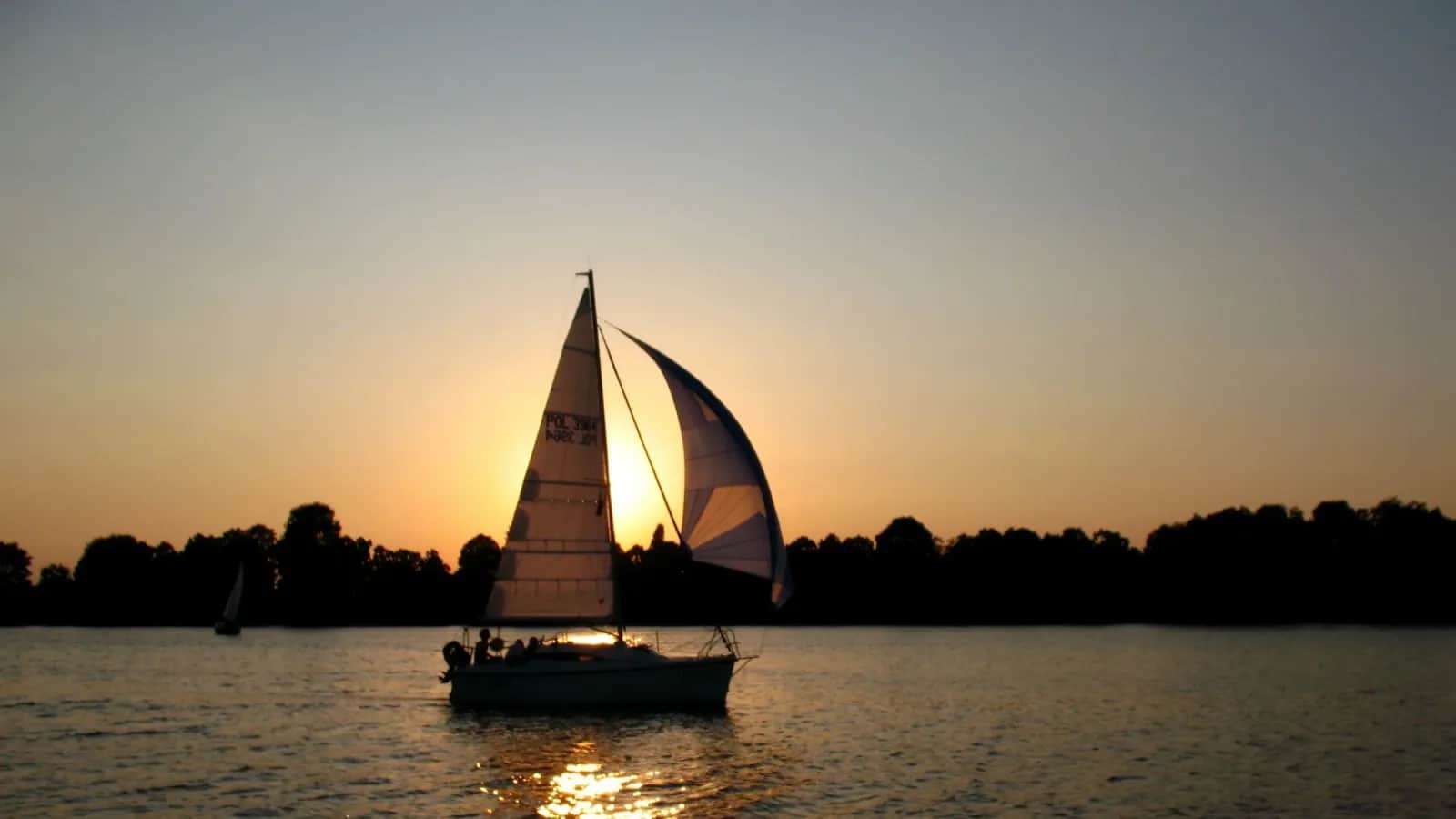 Points of sail: close-hauled, beam reach, broad reach and running