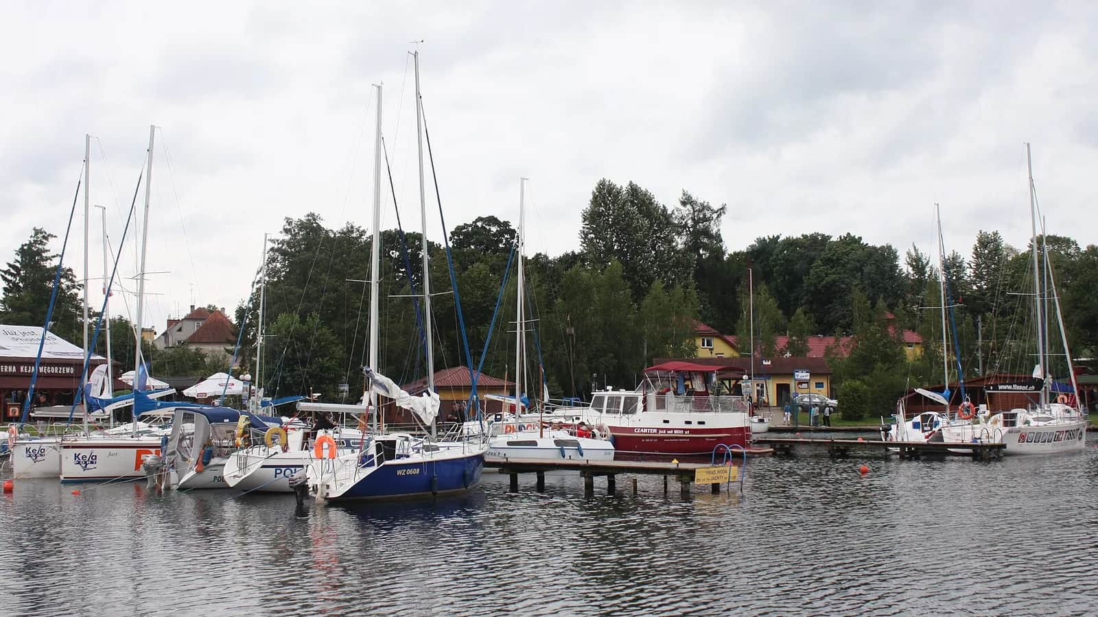 Havenmanoeuvres op de motor: uitvaren en aanleggen zonder stress