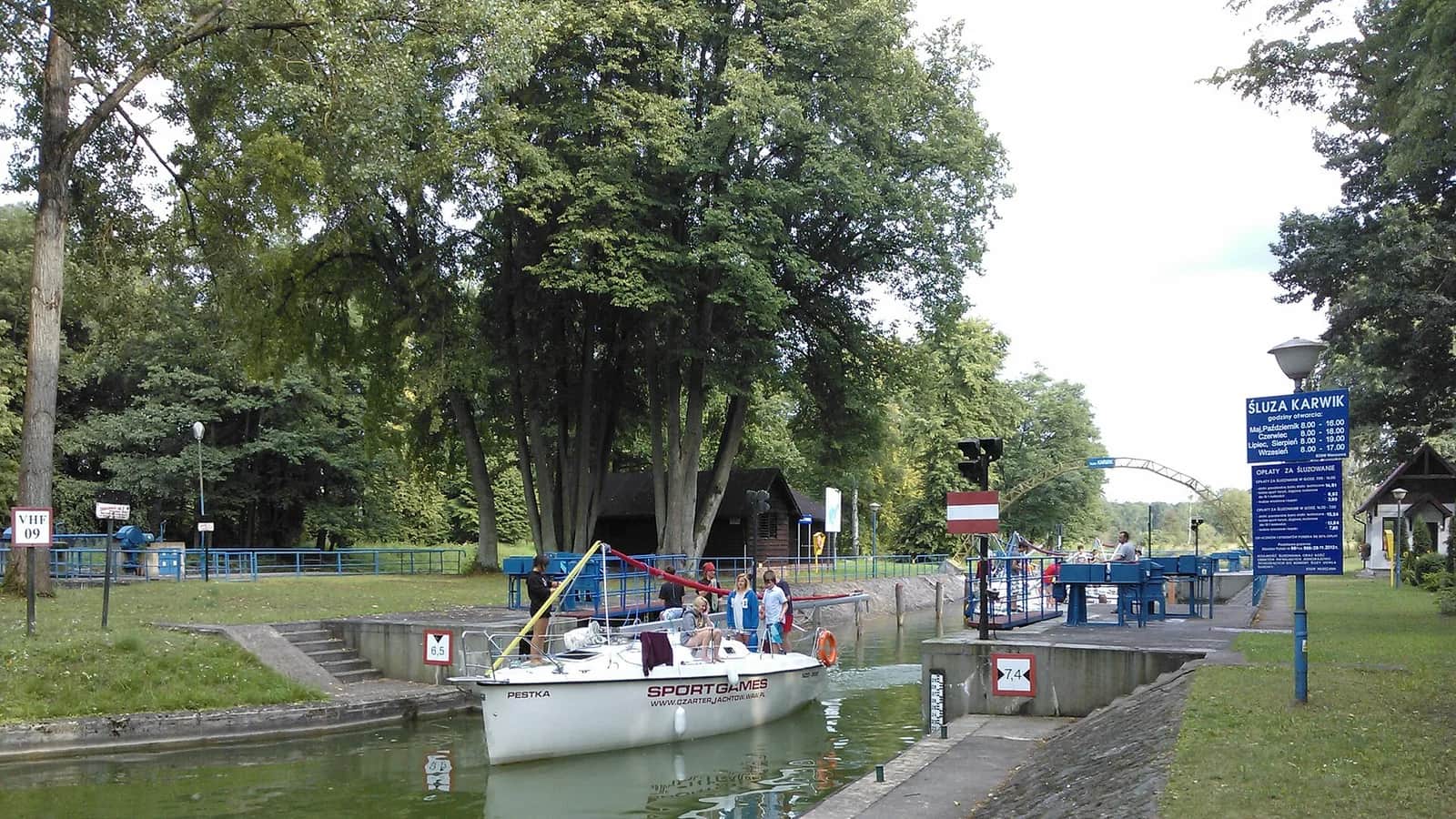 Karwik Lock: 2026 Opening Hours, Fees and How to Take the Jegliński Canal to Lake Roś