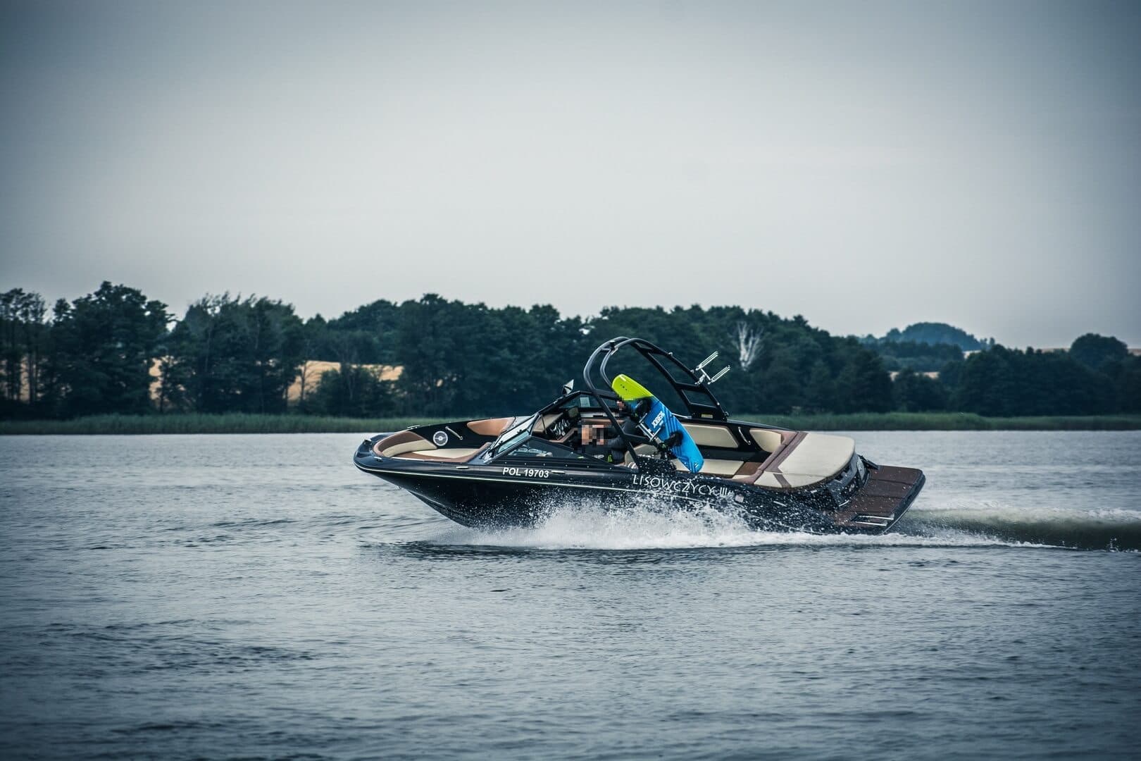 Sea Ray 210 Czarny — zdjęcie 1