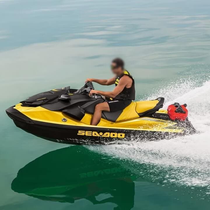 sea-my22-gtr-230-action-riding-side-view-0049-web_v1