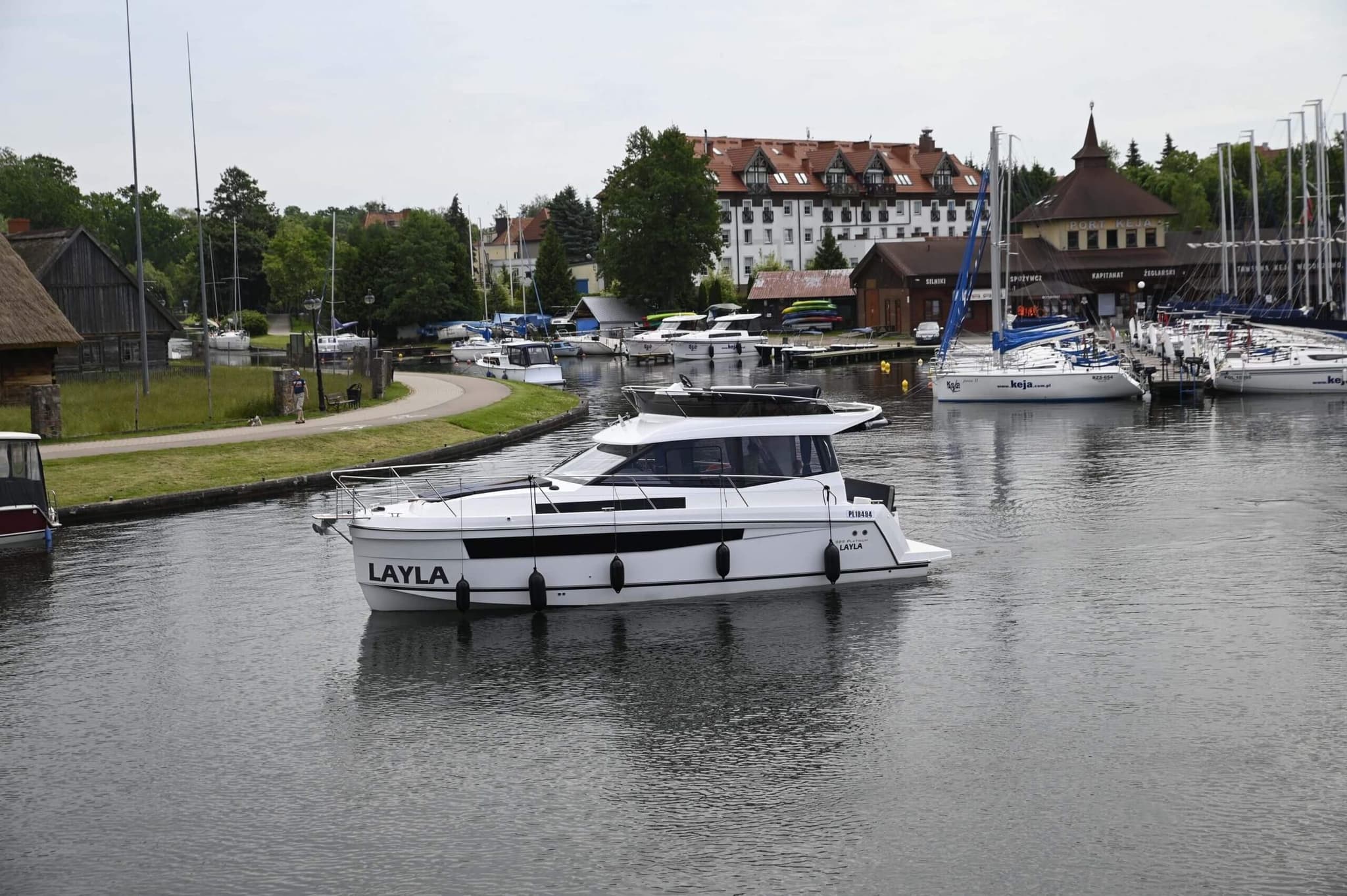 Platinum 989 Flybridge — zdjęcie 1