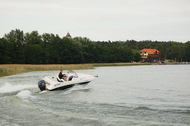 Szybka motorówka AM 555 — zdjęcie 1