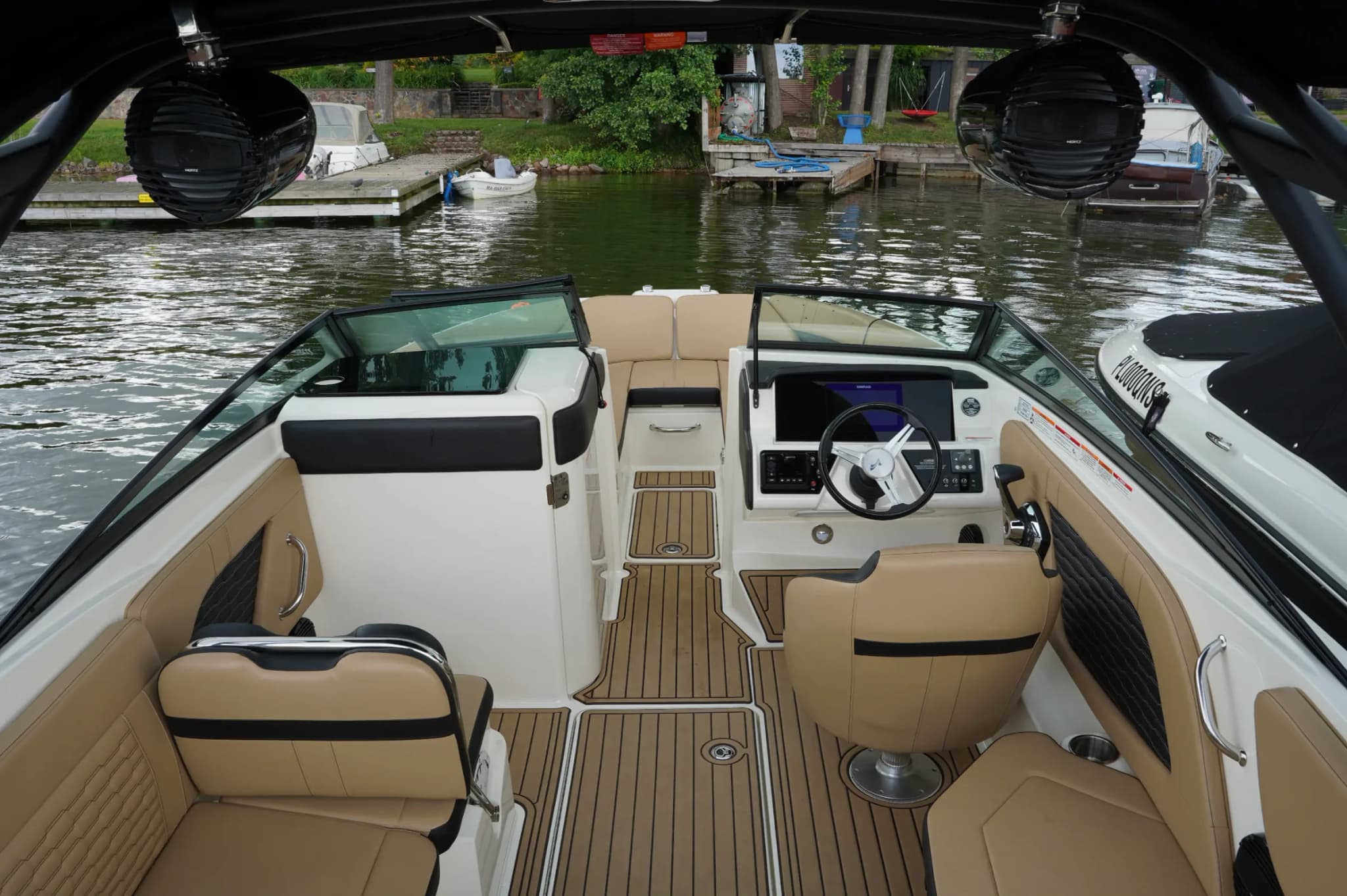 Sea Ray 230 — zdjęcie 3