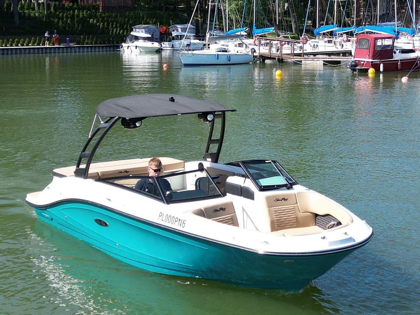 Sea Ray 230 — zdjęcie 2