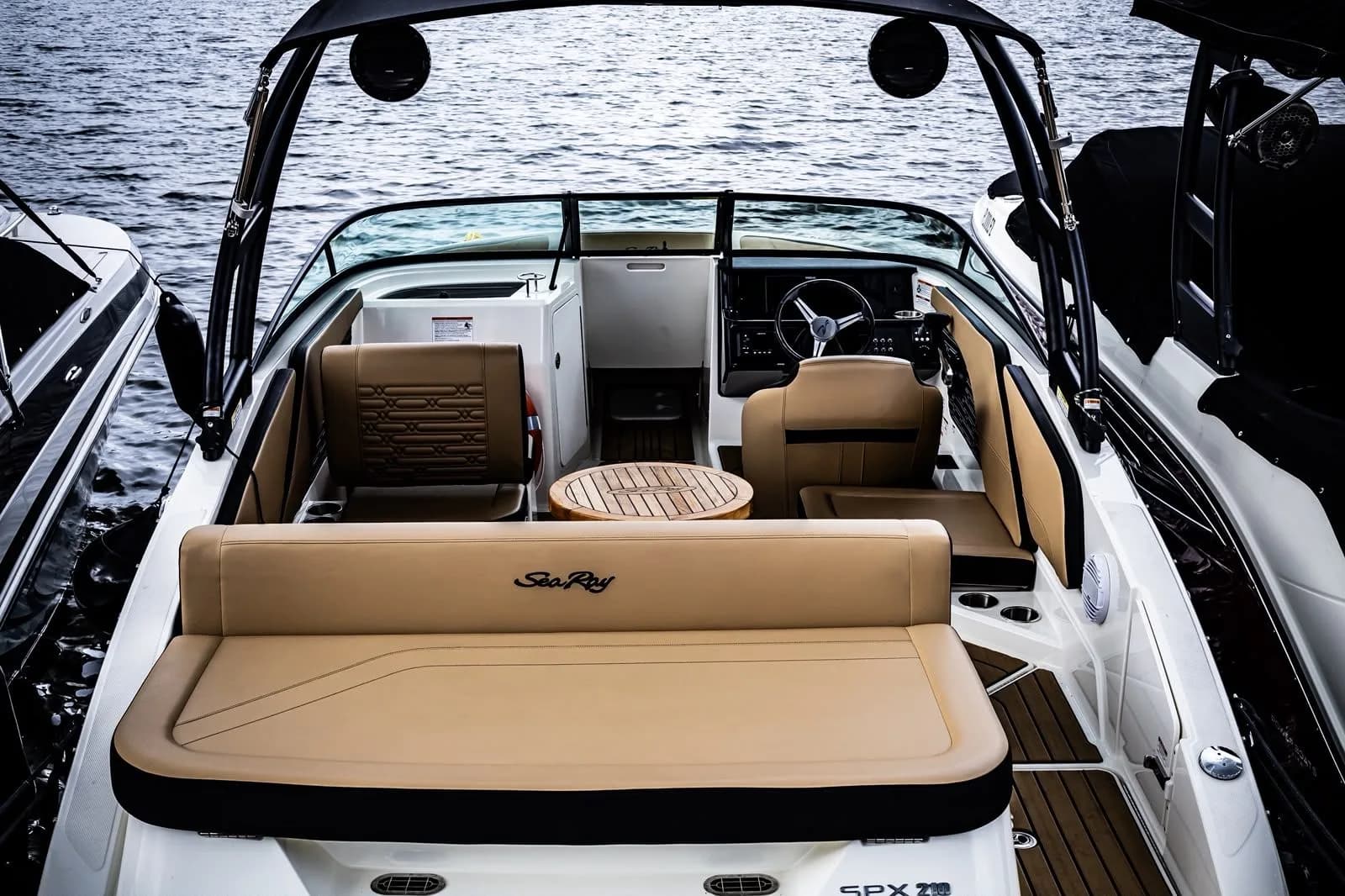 Sea Ray 210 — zdjęcie 5