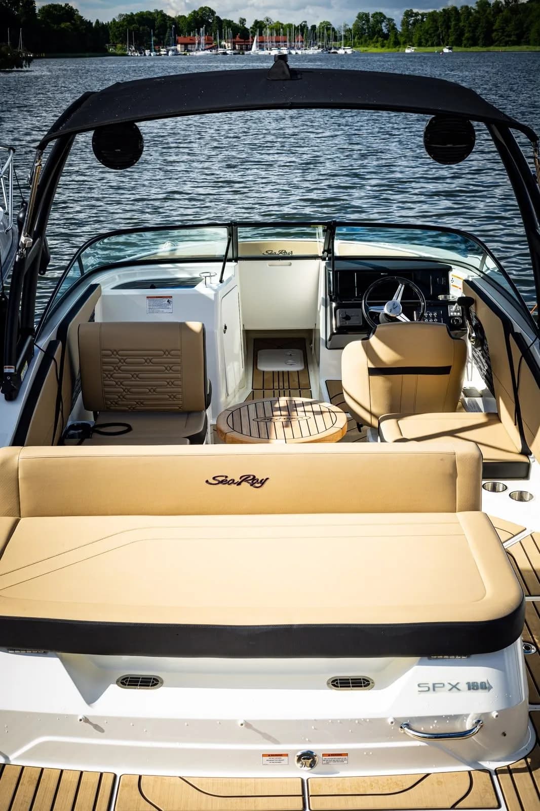 Sea Ray 210 — zdjęcie 2