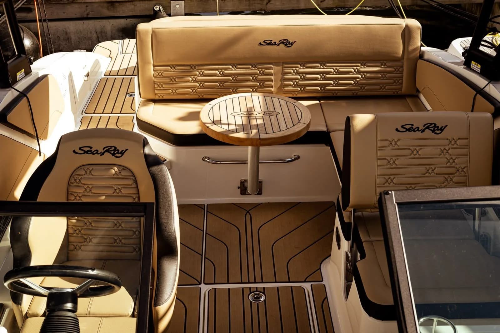 Sea Ray 210 — zdjęcie 4