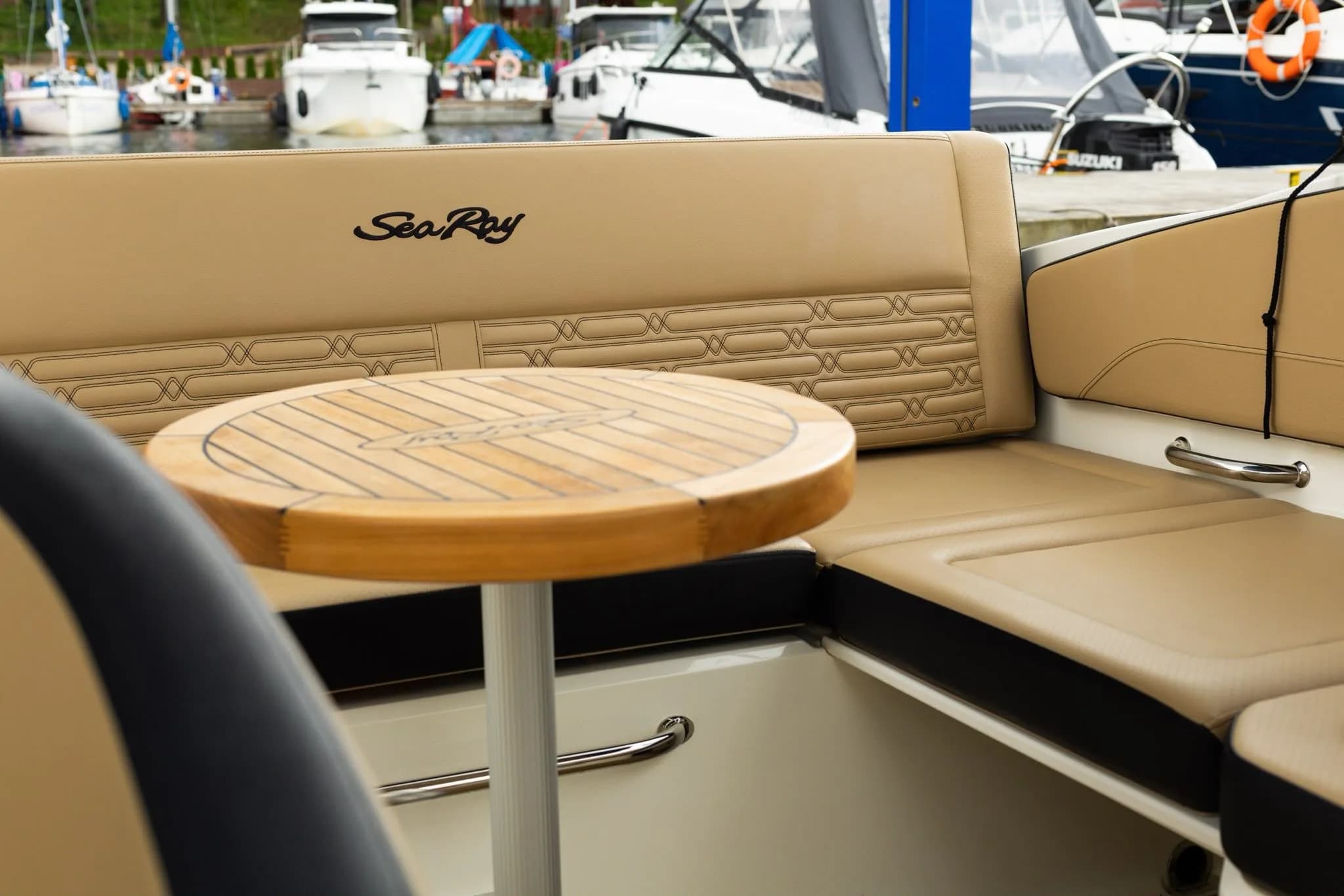 Sea Ray 210 — zdjęcie 5